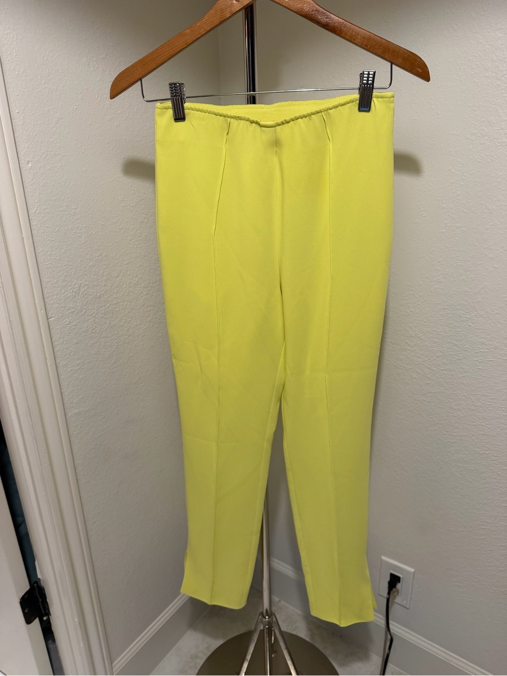 cinq a sept Chartreuse Cropped Tapered Pants